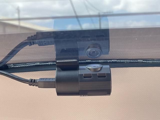 エスクァイア ハイブリッドＧｉ　ユーザー買取車　純正ＳＤナビ　フルセグＴＶ　バックモニター　両側パワースライドドア　後席モニター　シートヒーター　クルーズコントロール　雹害車（42枚目）