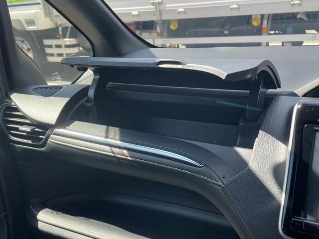 エスクァイア ハイブリッドＧｉ　ユーザー買取車　純正ＳＤナビ　フルセグＴＶ　バックモニター　両側パワースライドドア　後席モニター　シートヒーター　クルーズコントロール　雹害車（49枚目）