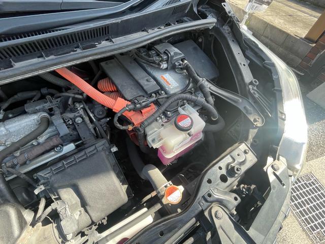 エスクァイア ハイブリッドＧｉ　ユーザー買取車　純正ＳＤナビ　フルセグＴＶ　バックモニター　両側パワースライドドア　後席モニター　シートヒーター　クルーズコントロール　雹害車（56枚目）