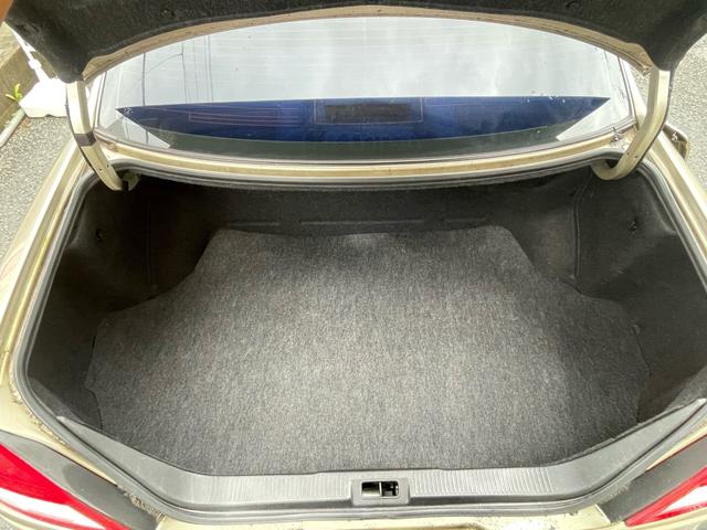 セドリック ２５０Ｌ　ＮＡＶＩエディション　ケンウッドナビ　バックモニター　ウッドコンビハンドル　キーレス　オートエアコン　パワーシート　電動格納ミラー　１８インチアルミ（22枚目）