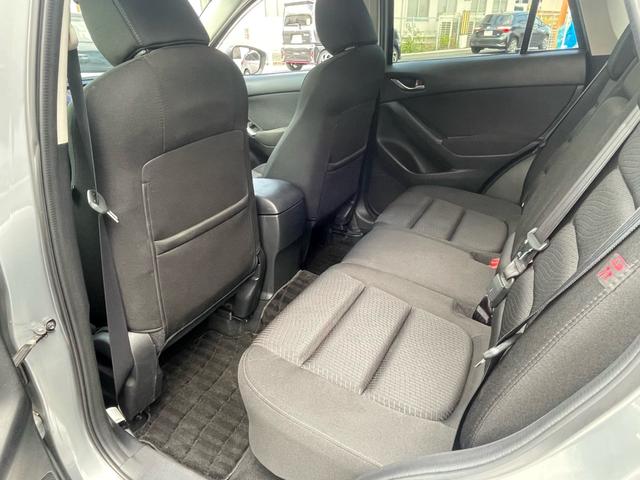 ＣＸ－５ ＸＤ　雹害車　ユーザー買取車　純正メモリーナビ　ＤＶＤ　Ｂｌｕｅｔｏｏｔｈ　バックモニター　スマートキー　クルーズコントロール　オートエアコン　電動格納ミラー　ディーゼル　車検令和９年８月まで（23枚目）