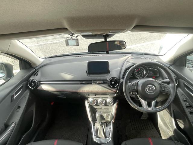 デミオ ＸＤツーリング　スマートキー　クルーズコントロール　アイドリングストップ　ヘッドアップディスプレイ　オートライト　オートエアコン新規車検２年付　１２ヶ月点検整備付（61枚目）