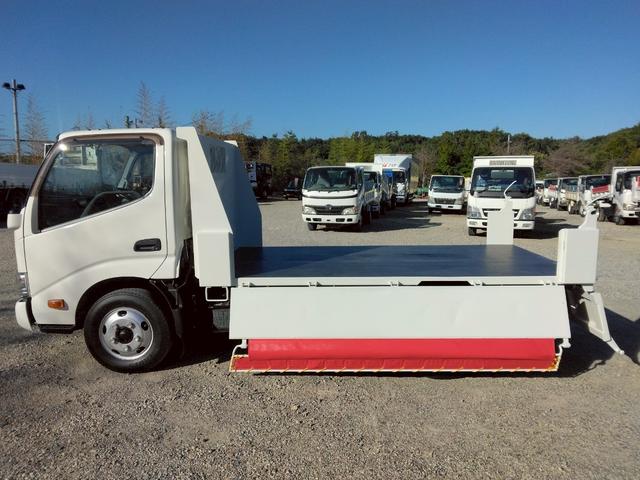デュトロ 　３ｔ　低床　強化ダンプ　最大積載量３，０００ｋｇ　ＡＴ車　１３５ＰＳ　ターボ車　実走行５４，０００ｋｍ　ＥＴＣ　アドブルー不要　極東製　荷台内寸（Ｌ３０５／Ｗ１５９／Ｈ３７）　Ｎｏ．１０２４（11枚目）