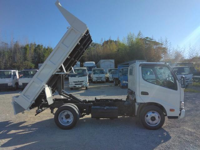 デュトロ 　３ｔ　低床　強化ダンプ　最大積載量３，０００ｋｇ　ＡＴ車　１３５ＰＳ　ターボ車　実走行５４，０００ｋｍ　ＥＴＣ　アドブルー不要　極東製　荷台内寸（Ｌ３０５／Ｗ１５９／Ｈ３７）　Ｎｏ．１０２４（24枚目）