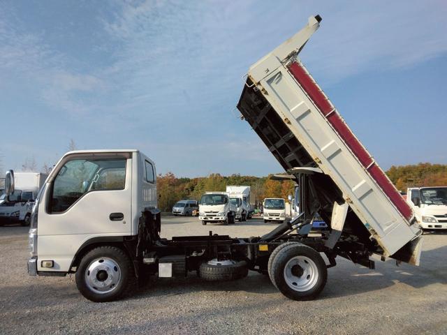 エルフトラック 　３ｔ　低床　強化ダンプ　最大積載量３，０００ｋｇ　６ＭＴ　左電格ミラー　坂道発進補助装置　三方開　ＥＴＣ　ピン差し　新明和　荷台内寸（Ｌ３０５／Ｗ１５９／Ｈ３７）　アドブルー不要　Ｎｏ．１０２９（13枚目）