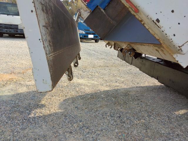 エルフトラック 　３ｔ　低床　強化ダンプ　最大積載量３，０００ｋｇ　６ＭＴ　左電格ミラー　坂道発進補助装置　三方開　ＥＴＣ　ピン差し　新明和　荷台内寸（Ｌ３０５／Ｗ１５９／Ｈ３７）　アドブルー不要　Ｎｏ．１０２９（29枚目）