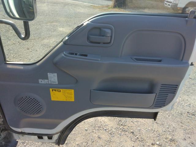 エルフトラック 　３ｔ　低床　強化ダンプ　最大積載量３，０００ｋｇ　６ＭＴ　左電格ミラー　坂道発進補助装置　三方開　ＥＴＣ　ピン差し　新明和　荷台内寸（Ｌ３０５／Ｗ１５９／Ｈ３７）　アドブルー不要　Ｎｏ．１０２９（46枚目）