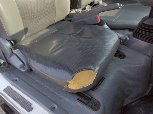 エルフトラック 　３ｔ　低床　強化ダンプ　最大積載量３，０００ｋｇ　６ＭＴ　左電格ミラー　坂道発進補助装置　三方開　ＥＴＣ　ピン差し　新明和　荷台内寸（Ｌ３０５／Ｗ１５９／Ｈ３７）　アドブルー不要　Ｎｏ．１０２９（49枚目）