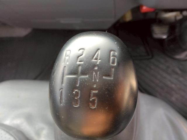 エルフトラック 　３ｔ　低床　強化ダンプ　最大積載量３，０００ｋｇ　６ＭＴ　左電格ミラー　坂道発進補助装置　三方開　ＥＴＣ　ピン差し　新明和　荷台内寸（Ｌ３０５／Ｗ１５９／Ｈ３７）　アドブルー不要　Ｎｏ．１０２９（67枚目）