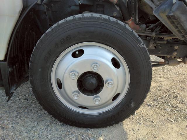 エルフトラック 　３ｔ　低床　強化ダンプ　最大積載量３，０００ｋｇ　６ＭＴ　左電格ミラー　坂道発進補助装置　三方開　ＥＴＣ　ピン差し　新明和　荷台内寸（Ｌ３０５／Ｗ１５９／Ｈ３７）　アドブルー不要　Ｎｏ．１０２９（69枚目）