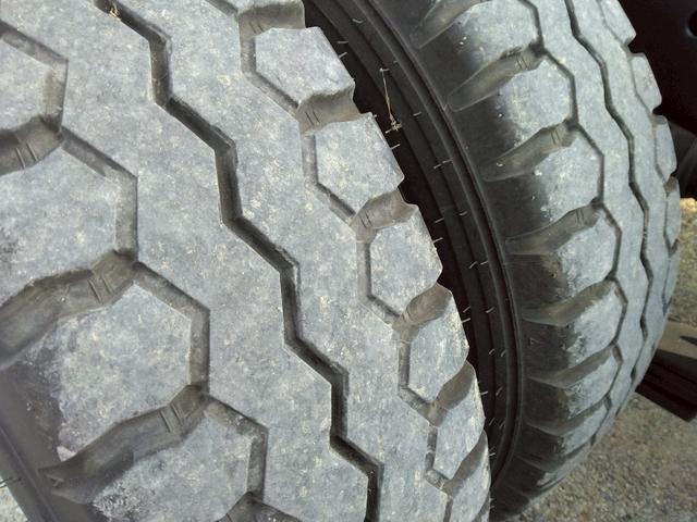 エルフトラック 　３ｔ　低床　強化ダンプ　最大積載量３，０００ｋｇ　６ＭＴ　左電格ミラー　坂道発進補助装置　三方開　ＥＴＣ　ピン差し　新明和　荷台内寸（Ｌ３０５／Ｗ１５９／Ｈ３７）　アドブルー不要　Ｎｏ．１０２９（74枚目）