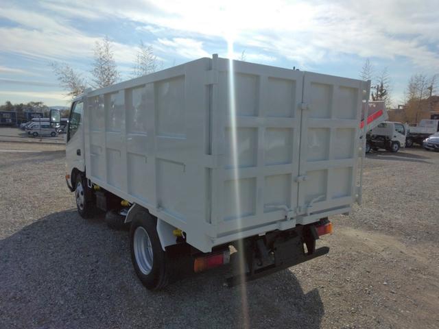 デュトロ ３ｔ低床強化　深ダンプ　最大積載量３，０００ｋｇ　強化ダンプ　低床　土砂禁　リア観音扉　５ＭＴ　１５０ＰＳ　ターボ車　地デジＴＶ　左電格ミラー　坂道発進補助装置　ＥＴＣ　アドブルー不要　Ｎｏ．１０３７（5枚目）