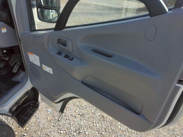 デュトロ ３ｔ低床強化　深ダンプ　最大積載量３，０００ｋｇ　強化ダンプ　低床　土砂禁　リア観音扉　５ＭＴ　１５０ＰＳ　ターボ車　地デジＴＶ　左電格ミラー　坂道発進補助装置　ＥＴＣ　アドブルー不要　Ｎｏ．１０３７（38枚目）