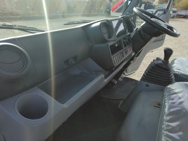 デュトロ ３ｔ低床強化　深ダンプ　最大積載量３，０００ｋｇ　強化ダンプ　低床　土砂禁　リア観音扉　５ＭＴ　１５０ＰＳ　ターボ車　地デジＴＶ　左電格ミラー　坂道発進補助装置　ＥＴＣ　アドブルー不要　Ｎｏ．１０３７（41枚目）