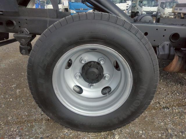 デュトロ 　最大積載量３，０００ｋｇ　強化ダンプ　Ｌゲート　Ｆゲート　低床　５ＭＴ　１５０ＰＳ　ターボ車　左電格ミラー　ＥＴＣ　アドブルー不要　荷台内寸（Ｌ２８７／Ｗ１５９／Ｈ３７）　Ｎｏ．１０３８（69枚目）