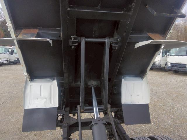 エルフトラック 　３ｔ　低床　ダンプ　最大積載量３，０００ｋｇ　６ＭＴ　１５０ＰＳ　ターボ車　左電格ミラー　坂道発進補助装置　ＥＴＣ　アドブルー不要　新明和製　Ｎｏ．１０３９（46枚目）