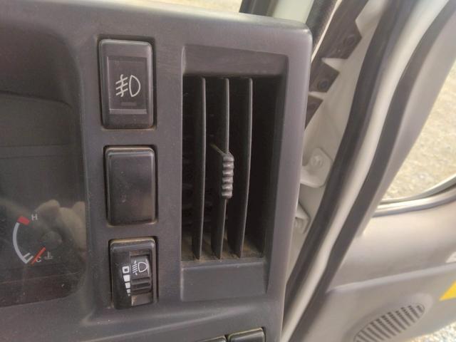 エルフトラック 　３ｔ　低床　ダンプ　最大積載量３，０００ｋｇ　６ＭＴ　１５０ＰＳ　ターボ車　左電格ミラー　坂道発進補助装置　ＥＴＣ　アドブルー不要　新明和製　Ｎｏ．１０３９（62枚目）