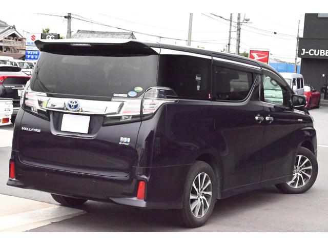 ヴェルファイアハイブリッド ＺＲ　Ｇエディション　禁煙　黒革　両側電動　９型ナビ　後席モニター　フルセグＴＶ　バックカメラ　電動シート　シートヒーター　衝突軽減ブレーキ　コーナーセンサー　電動リアゲート（7枚目）