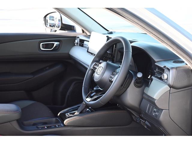 ヴェゼル e:HEV X・HuNTパッケージ ユーザー買取 1オーナー 禁煙 ハーフレザー 9型ナビ フルセグTV バックモニター Bluetooth ETC スマートキー2個 プッシュスタート コーナーセンサー 衝突軽減 レーダークルーズ(44枚目)