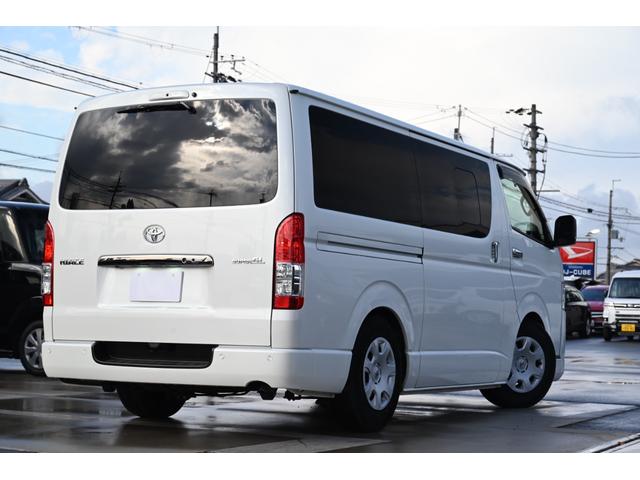 ハイエースバン スーパーGL ダークプライムII ユーザー買取 1オーナー 禁煙 ベッドキット ローダウン デジタルインナーミラー パノラミックビュー Bluetooth ETC 前後ドライブレコーダー 社外コンソール 社外スピーカー LED(14枚目)