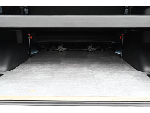 ハイエースバン スーパーGL ダークプライムII ユーザー買取 1オーナー 禁煙 ベッドキット ローダウン デジタルインナーミラー パノラミックビュー Bluetooth ETC 前後ドライブレコーダー 社外コンソール 社外スピーカー LED(37枚目)