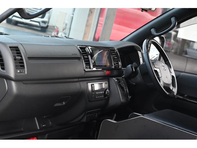 ハイエースバン スーパーGL ダークプライムII ユーザー買取 1オーナー 禁煙 ベッドキット ローダウン デジタルインナーミラー パノラミックビュー Bluetooth ETC 前後ドライブレコーダー 社外コンソール 社外スピーカー LED(47枚目)