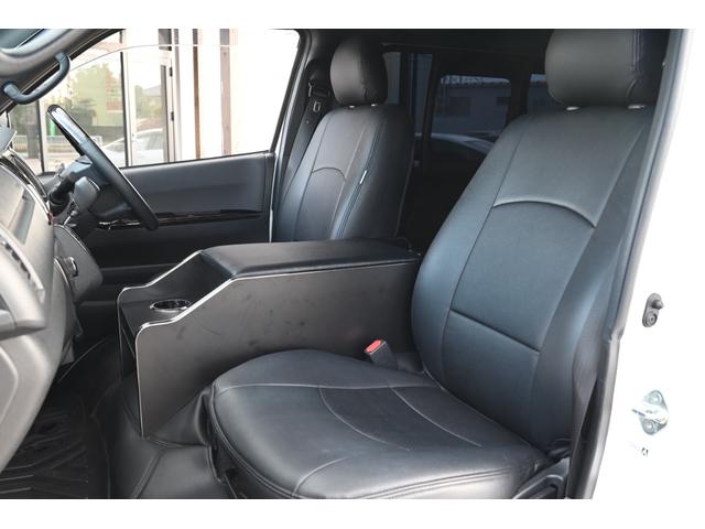 ハイエースバン スーパーGL ダークプライムII ユーザー買取 1オーナー 禁煙 ベッドキット ローダウン デジタルインナーミラー パノラミックビュー Bluetooth ETC 前後ドライブレコーダー 社外コンソール 社外スピーカー LED(48枚目)