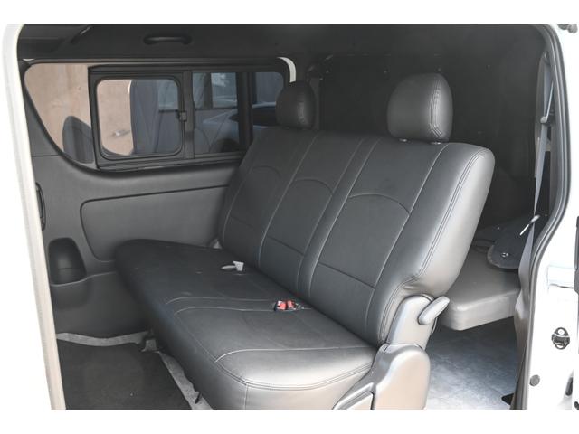 ハイエースバン スーパーGL ダークプライムII ユーザー買取 1オーナー 禁煙 ベッドキット ローダウン デジタルインナーミラー パノラミックビュー Bluetooth ETC 前後ドライブレコーダー 社外コンソール 社外スピーカー LED(53枚目)