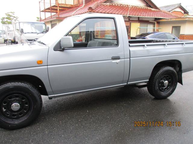 ダットサントラック (4枚目)