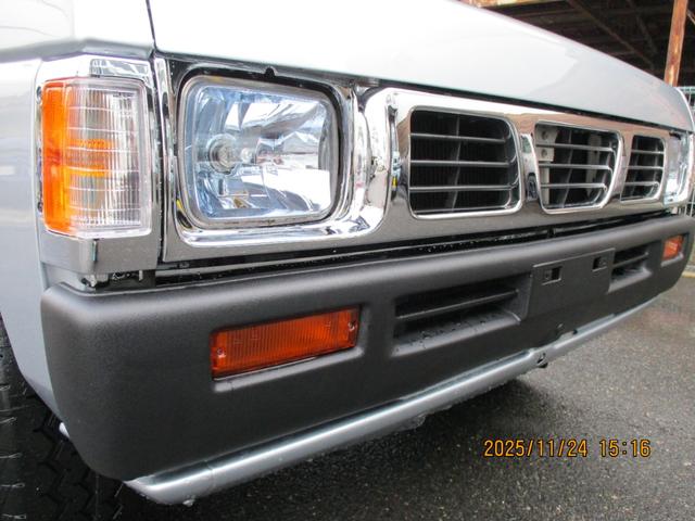 ダットサントラック (11枚目)