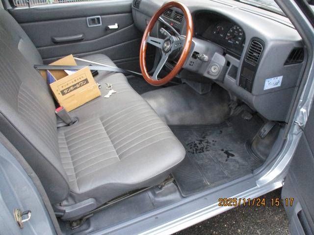 ダットサントラック (13枚目)