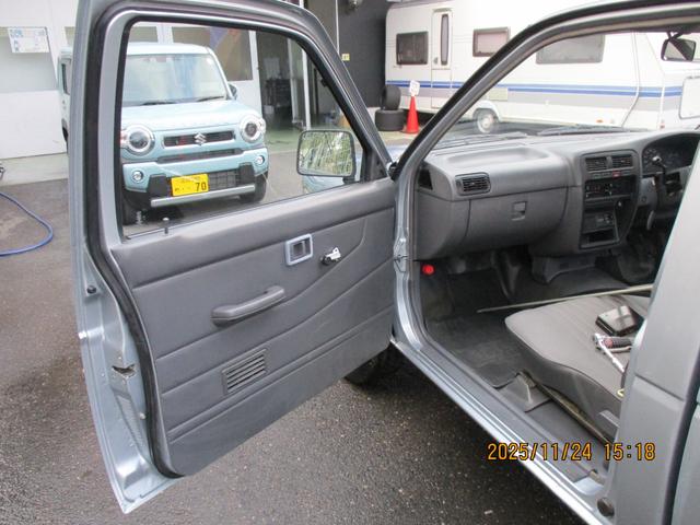 ダットサントラック (17枚目)