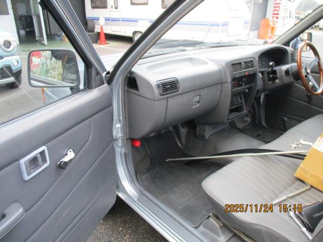 ダットサントラック (18枚目)