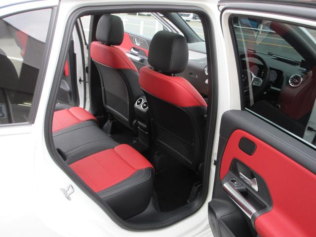 Ｂクラス Ｂ１８０　ＡＭＧライン　アドバンスドパッケージ／禁煙車／サンルーフ／レーダー／ヘッドアップディスプレイ／ブラインドスポットモニター／置くだけ充電／衝突被害軽減システム／フルセグナビ／３６０°カメラ／電動革シート（12枚目）
