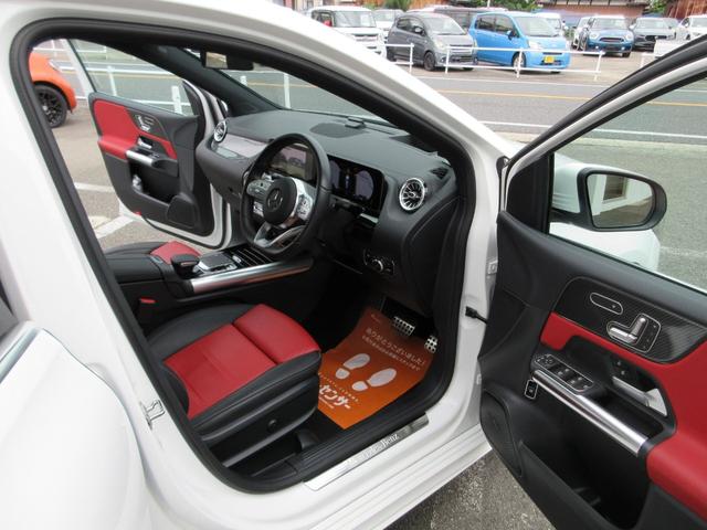 Ｂクラス Ｂ１８０　ＡＭＧライン　アドバンスドパッケージ／禁煙車／サンルーフ／レーダー／ヘッドアップディスプレイ／ブラインドスポットモニター／置くだけ充電／衝突被害軽減システム／フルセグナビ／３６０°カメラ／電動革シート（14枚目）
