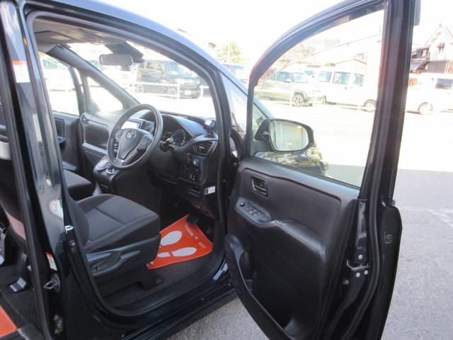 ヴォクシー ハイブリッドＸ　ワンオーナー／衝突被害軽減システム／ワンセグナビ／バックカメラ／ＥＴＣ／ＣＤ＆ＤＶＤ再生可能／ブルートゥース／ＵＳＢ入力端子／ドライブレコーダー／プッシュスタート／左側パワースライドドア／ＨＩＤ（14枚目）