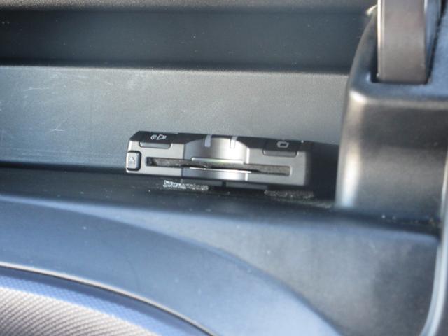 ヴォクシー ハイブリッドＸ　ワンオーナー／衝突被害軽減システム／ワンセグナビ／バックカメラ／ＥＴＣ／ＣＤ＆ＤＶＤ再生可能／ブルートゥース／ＵＳＢ入力端子／ドライブレコーダー／プッシュスタート／左側パワースライドドア／ＨＩＤ（46枚目）