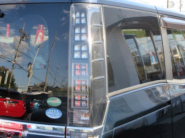 ヴォクシー ハイブリッドＸ　ワンオーナー／衝突被害軽減システム／ワンセグナビ／バックカメラ／ＥＴＣ／ＣＤ＆ＤＶＤ再生可能／ブルートゥース／ＵＳＢ入力端子／ドライブレコーダー／プッシュスタート／左側パワースライドドア／ＨＩＤ（51枚目）