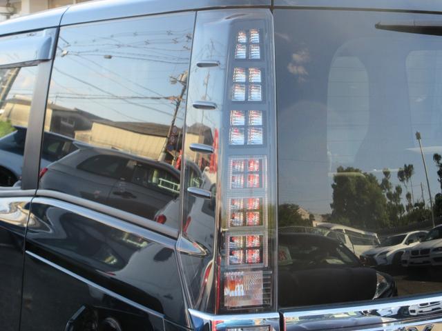 ヴォクシー ハイブリッドＸ　ワンオーナー／衝突被害軽減システム／ワンセグナビ／バックカメラ／ＥＴＣ／ＣＤ＆ＤＶＤ再生可能／ブルートゥース／ＵＳＢ入力端子／ドライブレコーダー／プッシュスタート／左側パワースライドドア／ＨＩＤ（52枚目）