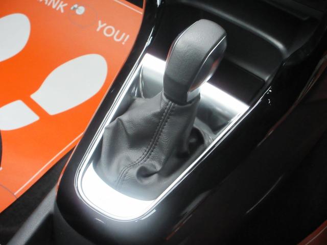 ＤＳ３ シック　衝突被害軽減システム／障害物センサー／ＥＴＣ／ＬＥＤヘッドランプ／ＣＤ再生可能／ブルートゥース／ＡＵＸ／ＵＳＢ入力端子／クルーズコントロール／オートエアコン／スペアタイヤ／フォグランプ（22枚目）