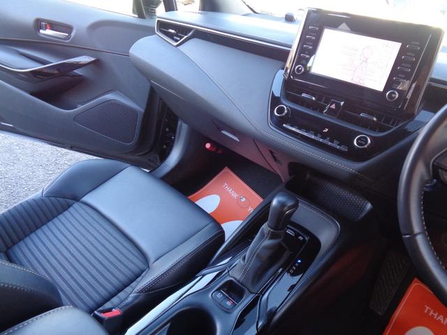 カローラツーリング ハイブリッド　ダブルバイビー　衝突被害軽減システム／ブラインドスポットモニター／リアクロストラフィックアラート／フルセグナビ／バックカメラ／ＥＴＣ／ワンオーナー／スペアタイヤ／前後ドラレコ／道路標識表示／ＡｐｐｌｅＣａｒＰｌａｙ（5枚目）