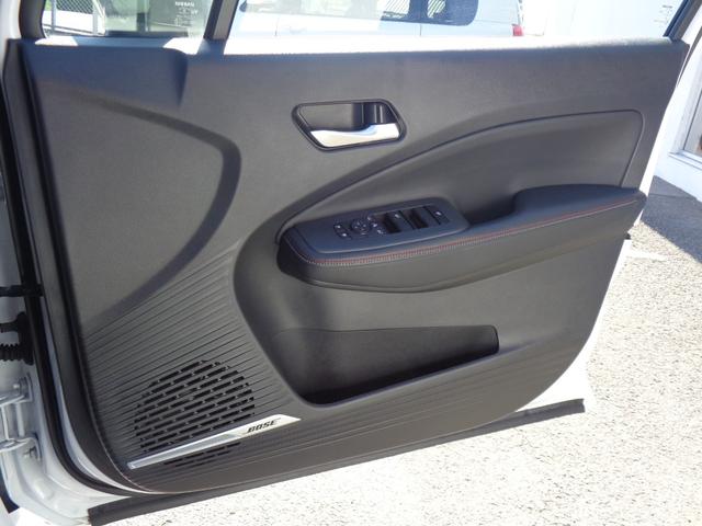 オーラ ニスモ BOSEサウンドシステム/衝突被害軽減システム/ブラインドスポットモニター/リアクロストラフィックアラート/フルセグナビ/ドラレコ/デジタルミラー/置くだけ充電/360度カメラ(34枚目)