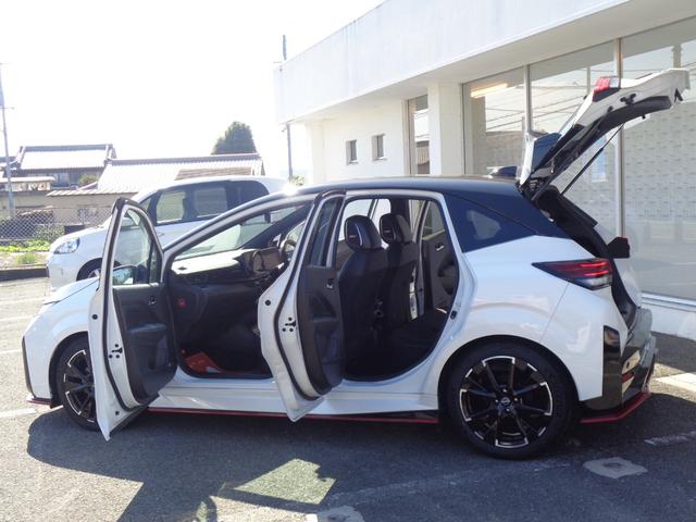 オーラ ニスモ BOSEサウンドシステム/衝突被害軽減システム/ブラインドスポットモニター/リアクロストラフィックアラート/フルセグナビ/ドラレコ/デジタルミラー/置くだけ充電/360度カメラ(40枚目)