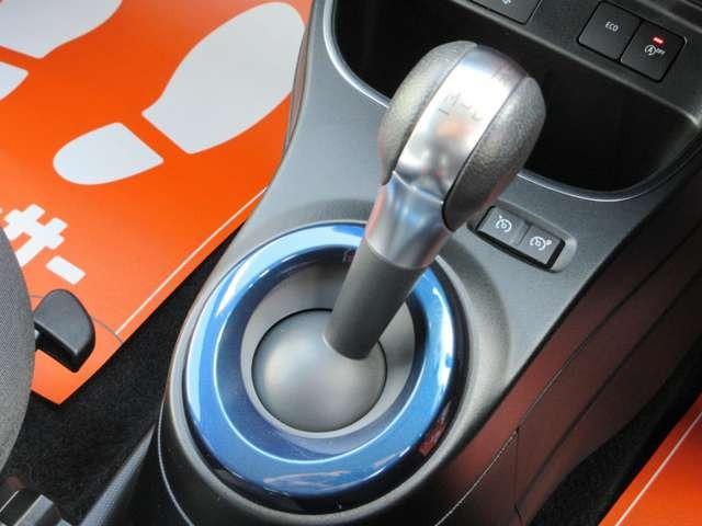 トゥインゴ シグネチャー　後期型／ディスプレイオーディオ／バックカメラ／ＥＴＣ／ワンオーナー／限定５０台／シートヒーター／ＡｐｐｌｅＣａｒＰｌａｙ／ＡＵＸ／ＵＳＢ入力端子／ＬＥＤヘッドランプ（27枚目）