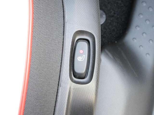 トゥインゴ シグネチャー　後期型／ディスプレイオーディオ／バックカメラ／ＥＴＣ／ワンオーナー／限定５０台／シートヒーター／ＡｐｐｌｅＣａｒＰｌａｙ／ＡＵＸ／ＵＳＢ入力端子／ＬＥＤヘッドランプ（30枚目）