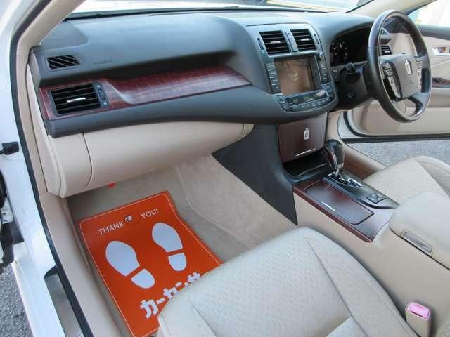 �u�����ЂƂ�ł��C�y�ɂ����X�E���w�������邨�X�v���R���Z�v�g�ɂ��X�Â���A�T�[�r�X���s���Ă���܂��B�@�����������ԂŐ��m���L�x�ȃX�^�b�t���^���s���ȓ_�����������Ȃ��Ƀs�b�^���̈���T���܂��B