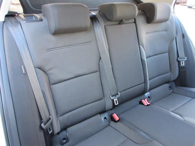 ゴルフ TSIコンフォートライン 衝突被害軽減システム/フルセグナビ/バックカメラ/前後ドラレコ/CD&DVD再生可能/ブルートゥース/ETC/パドルシフト/クルーズコントロール/HIDヘッドライト/フォグランプ/アルミホイール(12枚目)