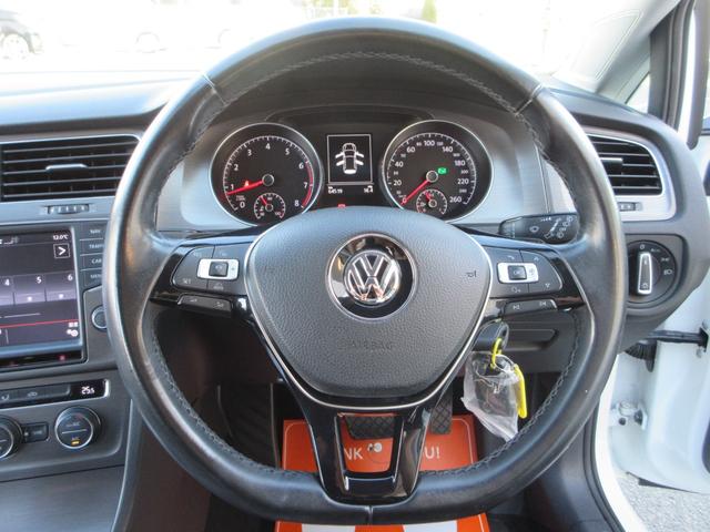 ゴルフ TSIコンフォートライン 衝突被害軽減システム/フルセグナビ/バックカメラ/前後ドラレコ/CD&DVD再生可能/ブルートゥース/ETC/パドルシフト/クルーズコントロール/HIDヘッドライト/フォグランプ/アルミホイール(17枚目)