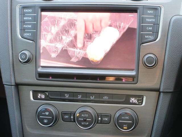 ゴルフ TSIコンフォートライン 衝突被害軽減システム/フルセグナビ/バックカメラ/前後ドラレコ/CD&DVD再生可能/ブルートゥース/ETC/パドルシフト/クルーズコントロール/HIDヘッドライト/フォグランプ/アルミホイール(19枚目)