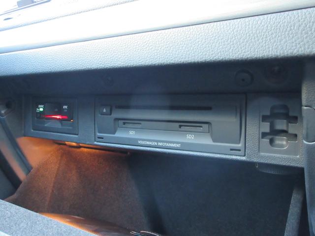 ゴルフ TSIコンフォートライン 衝突被害軽減システム/フルセグナビ/バックカメラ/前後ドラレコ/CD&DVD再生可能/ブルートゥース/ETC/パドルシフト/クルーズコントロール/HIDヘッドライト/フォグランプ/アルミホイール(21枚目)
